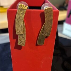 Elegant Gold Textured Earrings